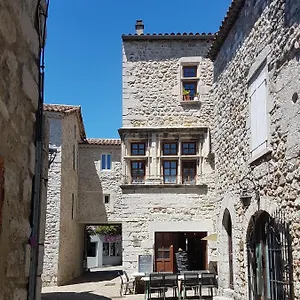 Appartement Dans Le Centre Historique De, Ruoms
